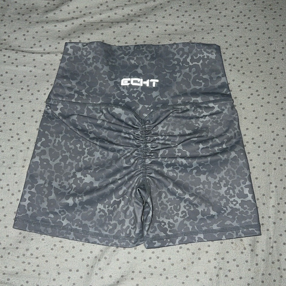 echt scrunch shorts!